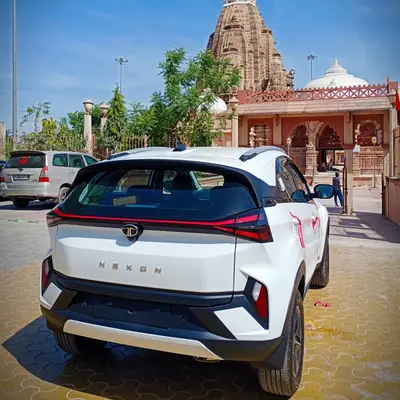 2021 Tata Nexon — thumbnail 2