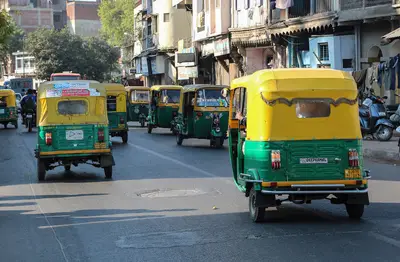 2018 Bajaj RE — thumbnail 5