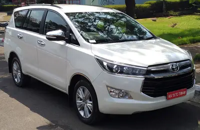 2021 Toyota Innova Crysta — thumbnail 5