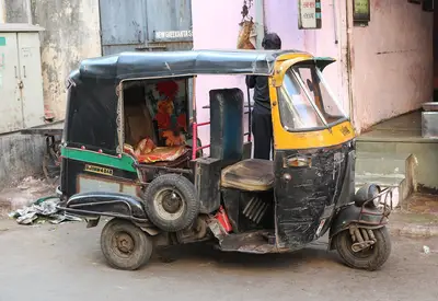 2018 Bajaj RE — thumbnail 4