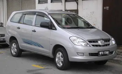 2021 Toyota Innova Crysta — thumbnail 2